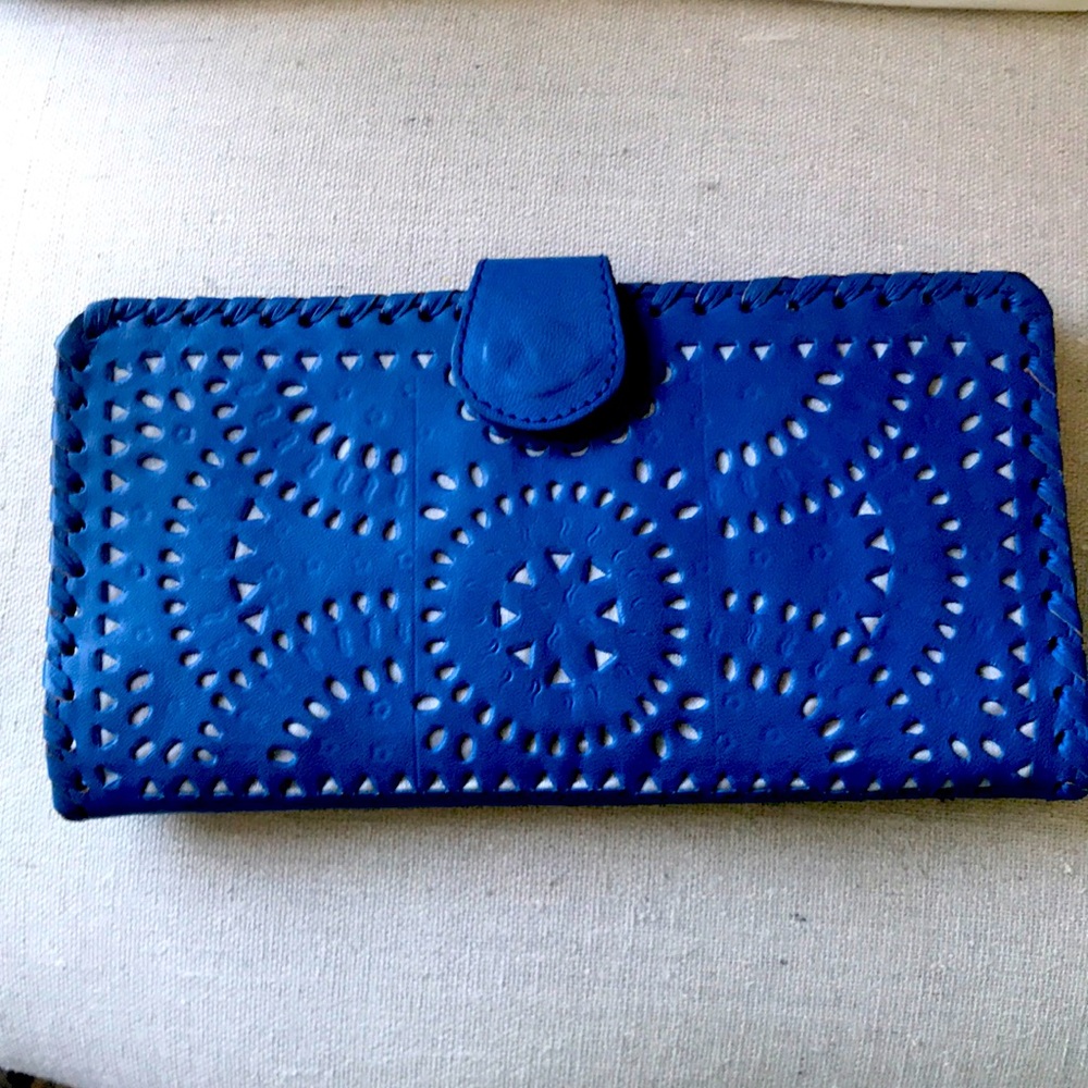 Cleobello Beautiful Blue intricate leather wallet